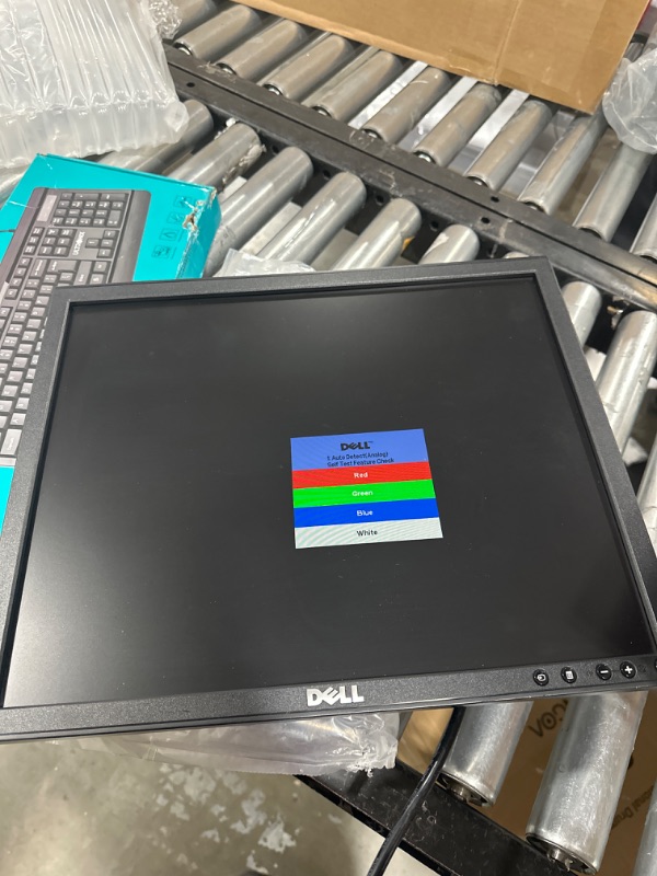 Photo 1 of Dell P190SF 19" Fullscreen LCD Monitor 

