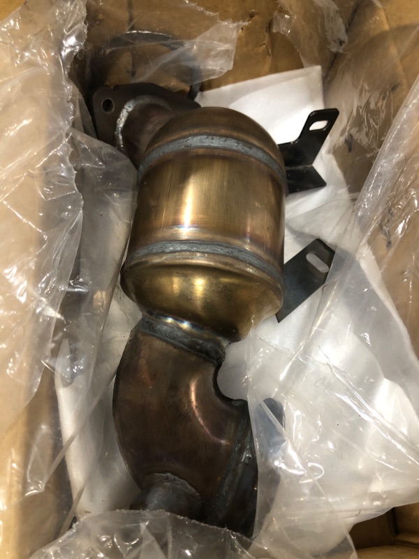Photo 1 of Aumzong 674-854 Front Catalytic Converter?compatible with 2011-2019 Chevrolet Cruze Sonic Trax 2013-2018 Buick Encore 1.4L Replace# EMCC774856 (EPA Compliant)