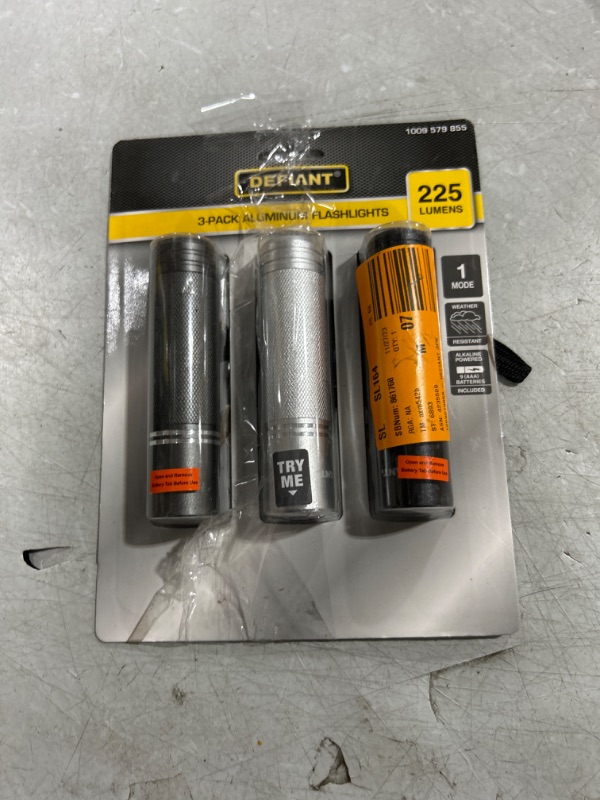 Photo 2 of 225 Lumens Aluminum Flashlight (3-Pack)
