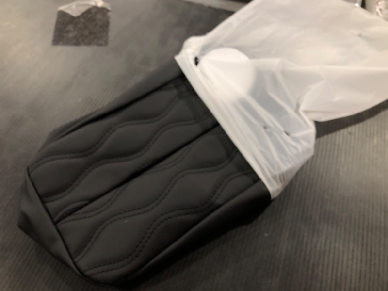 Photo 1 of HABONG Car Tissue Box,Car Large Capacity Tissue Holder,Leather Seat Backseat Tissue Box,Car Sun Visor Tissue Box,Car Interior Accessories (Black)