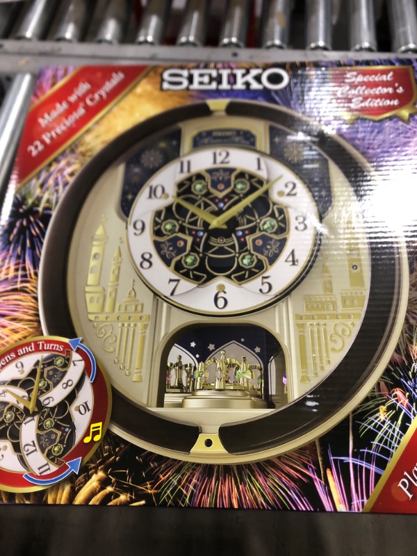 Photo 3 of SEIKO MELODIES IN MOTION WALL CLOCK GOLDEN CHANDELIER
TESTED
BATTERIES INCLUDED