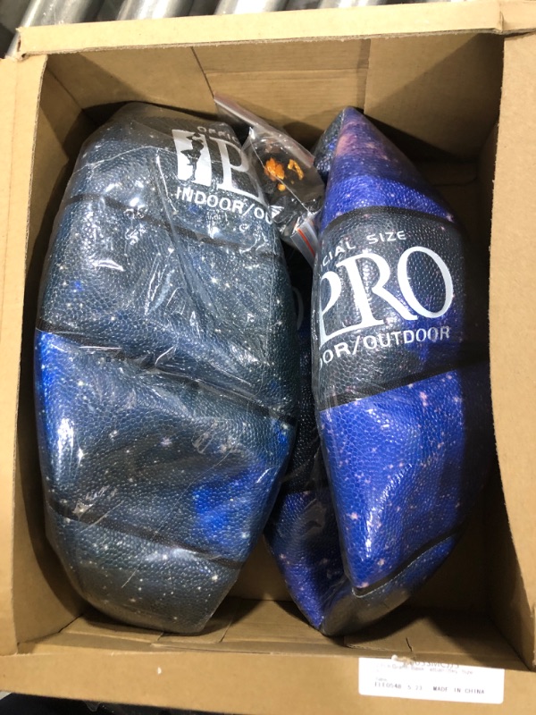 Photo 1 of 2 Pcs Graffiti Basketball Official Regulation Size 7 Size 5 Rubber Basketball Indoor Outdoor Camouflage Deep Channel Construction with Pump Youth Adults Training Match Streetball Size 7 Sky