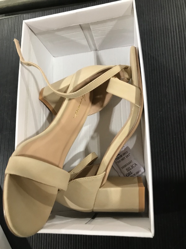 Photo 1 of Generic womes heels khaki size 6