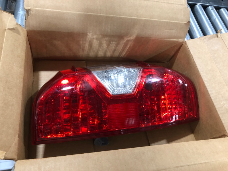 Photo 2 of Brake Tail Light Compatible With Toyota Tundra 2014-2021 Pickup Right Passenger Side Taillight Rear Lamp Assembly without Bulb Replace# 81560-0C101