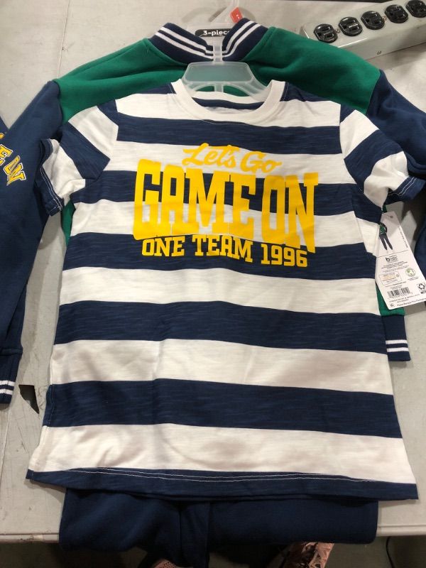 Photo 1 of BOYS 3 PIECE JACKET SET
SIZE SM 6/7