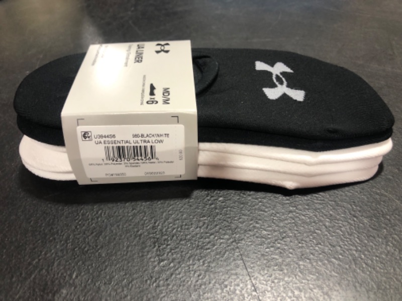 Photo 2 of [Size M] Under Armour Women S UA Breathable Liner No Show Socks 6 Pairs Medium (Black/White)
