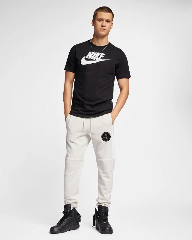 Photo 1 of [Size XL] Nike 'The Nike Tee' Black