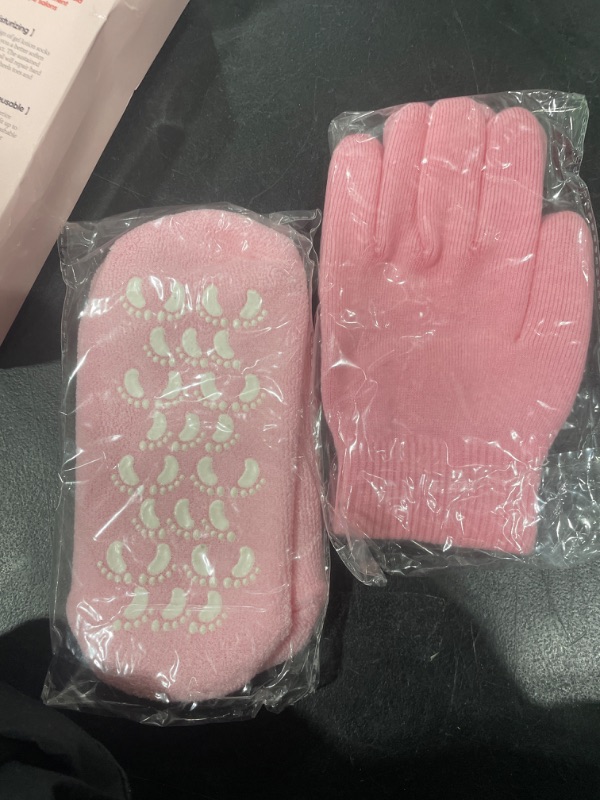 Photo 2 of Moisturizing Glove and Sock, Gel Spa Moisturizing Therapy Sock ? Glove, Soften Repairing Dry Cracked, Hands Feet Skin Care, Effective in Repair Dry and Chapped Hands and Feet Skin Care(Pink)