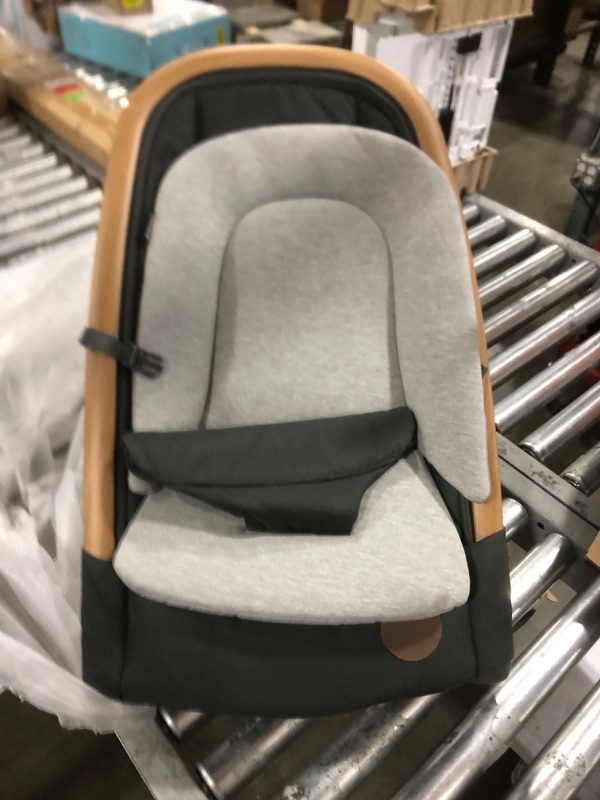 Photo 2 of Maxi-Cosi Kori 2-In-1 Rocker, Metro-Essential Graphite