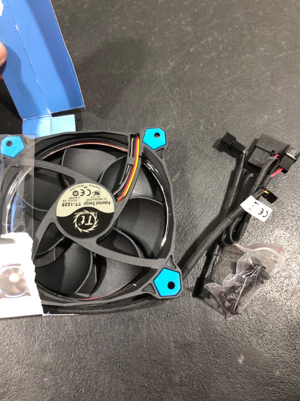 Photo 3 of Thermaltake Riing 12 Series Blue High Static Pressure 120mm Circular LED Ring Case/Radiator Fan with Anti-Vibration Mounting System Cooling CL-F038-PL12BU-A