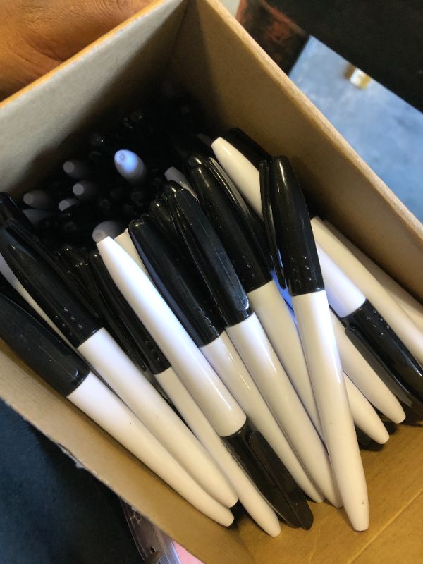 Photo 1 of 200 Pieces Dry Erase Markers Bulk Black Whiteboard Markers Low Odor Fine Point Whiteboard Markers Black Dry Erase Pens for Adults Kids Students Teachers Office School White Board Mirror Glass