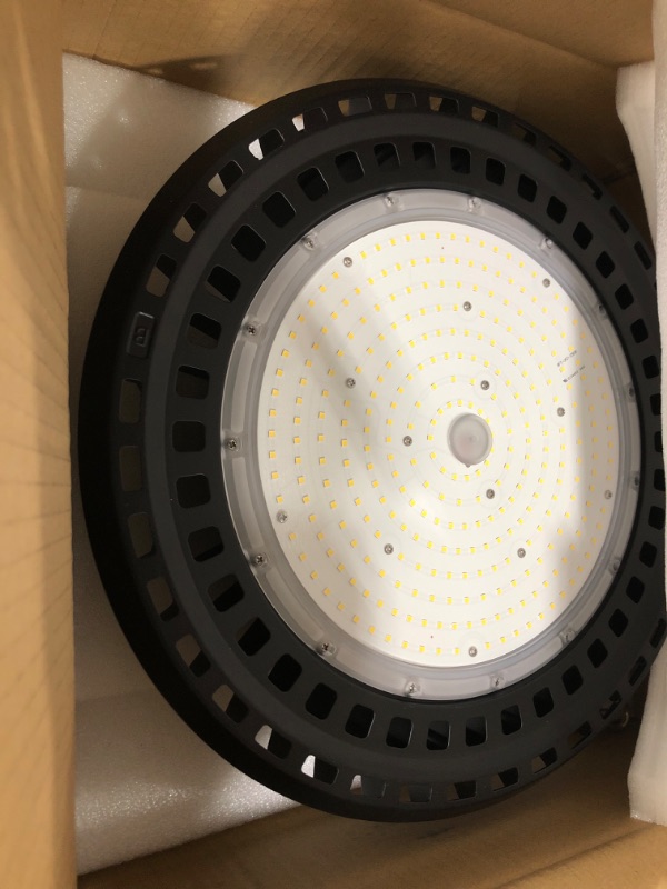 Photo 2 of BFT LED High Bay Light 240W UFO 5000K 36,000LM,1-10V Dimmable,1000W HID/HPS Replacement,UL 5-Foot Cable,UL Certified Driver IP65,Hook Mount,Shop Lights,Garage,Factory,Warehouse,Workshop,Area Light.
