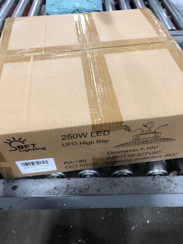 Photo 3 of BFT LED High Bay Light 240W UFO 5000K 36,000LM,1-10V Dimmable,1000W HID/HPS Replacement,UL 5-Foot Cable,UL Certified Driver IP65,Hook Mount,Shop Lights,Garage,Factory,Warehouse,Workshop,Area Light.
