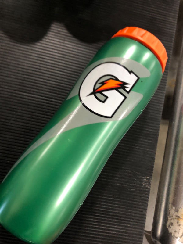 Photo 1 of Gatorade Squeeze Bottle, Green, BPA Free, Multiple Sizes 32 oz