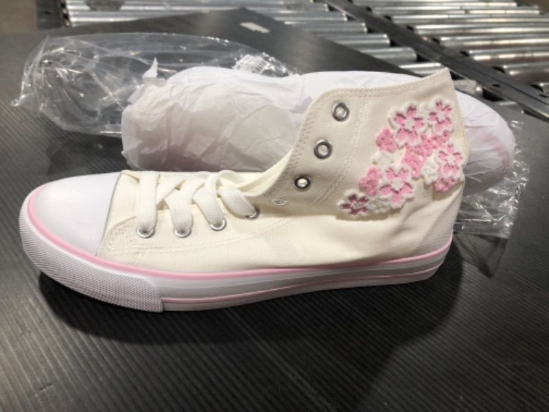 Photo 1 of Adokoo Womens Canvas Shoes Low Top Lace up Fashion Sneakers size-9 
