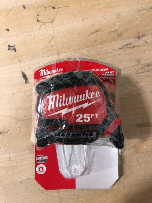 Photo 2 of 25' Milwaukee Magnetic Wide Blade Tape Measure -- VERY USED -- STILL FUNCTIONAL 