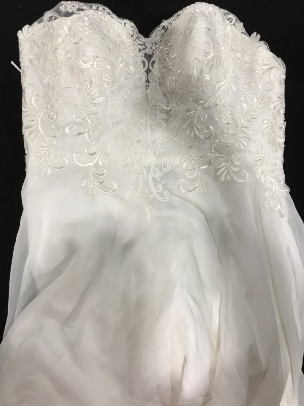 Photo 2 of [Size 16] Wedding Dress for Bride 2020,Beach Vintage A Line Backless Boho Lace Summer Wedding Dresses Women Plus Size Wedding Dress 16 Off-white