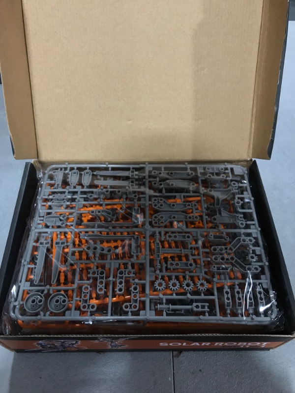 Photo 1 of CIRO STEM Projects Solar Robot Toys, 11-in-1 Education Science Experiment Kits 