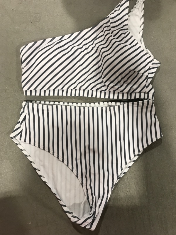 Photo 1 of [Size m] Women's 2pc Swimsuit
