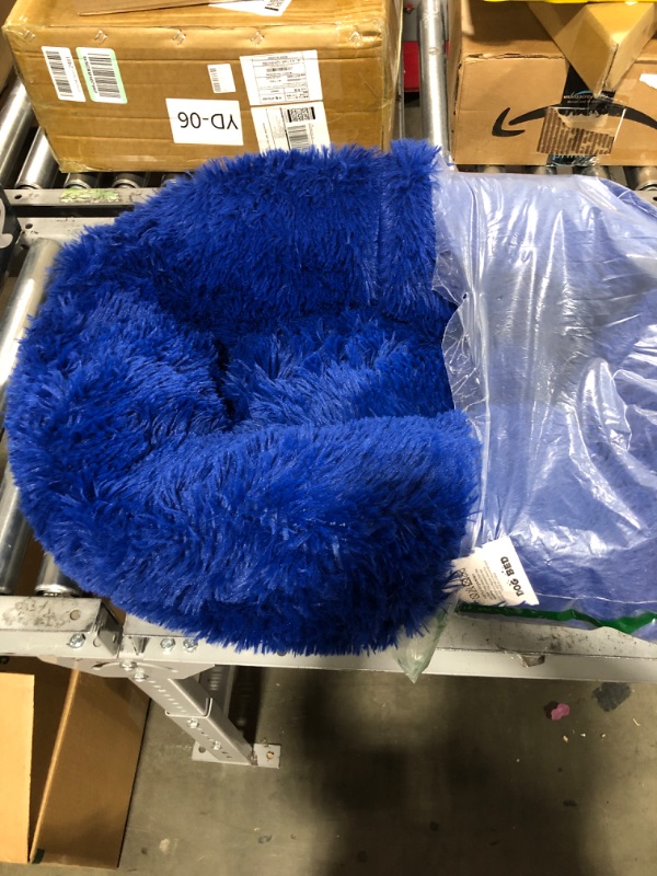 Photo 1 of 100% POLYESTER DOG BED COLOR:BLUE