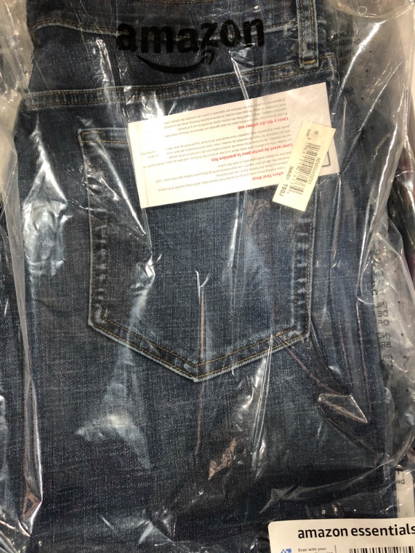 Photo 2 of Amazon Essentials Men's Straight-Fit 11" Inseam Denim Short 30 Medium Wash
SIZE 32W