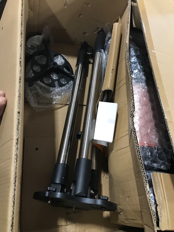 Photo 1 of Celestron - NexStar 6SE Telescope - Computerized Telescope for Beginners and Advanced Users - 6-Inch Primary Mirror & Zoom Eyepiece for Telescope - Versatile 8mm-24mm Zoom, 1.25" Eyepieces