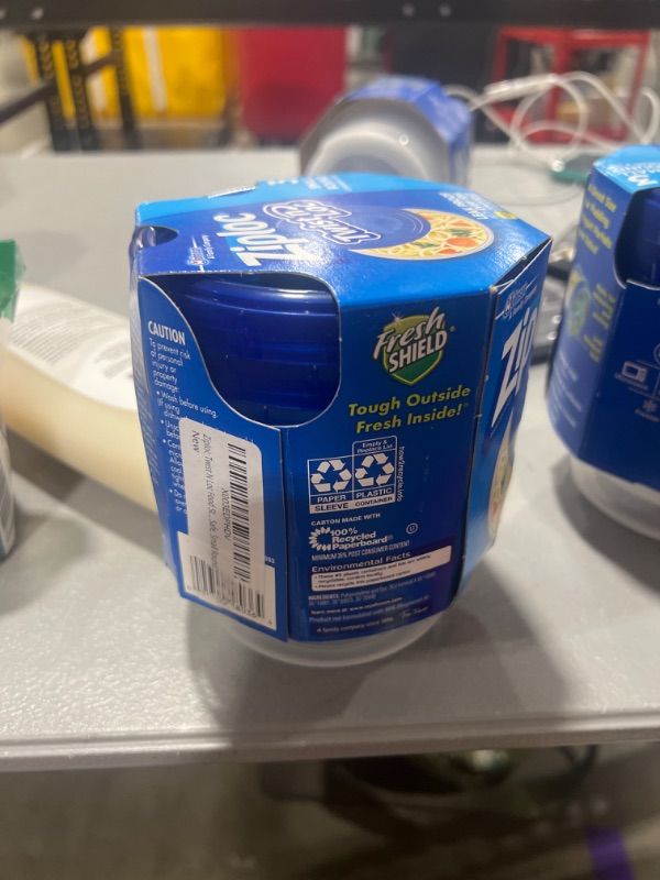 Photo 1 of Ziploc Twist 'N Loc Containers, 2 Cup