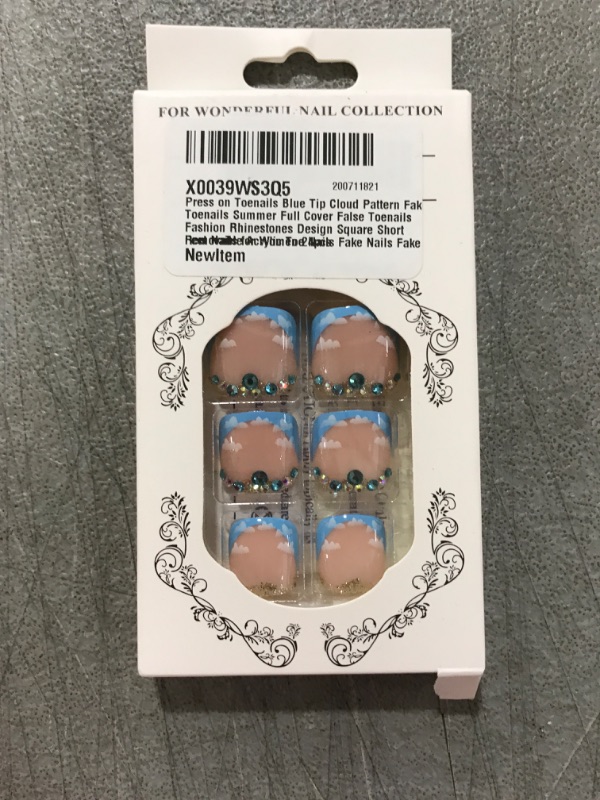 Photo 1 of 24PCS Press on ToeNails Blue French Flase Toe Nails Glossy Nude Toe Nails Fake Nails Fashion Square Short Full Cover Summer Artificial Beach False Toenails Fake ToeNails for Women and Girls
