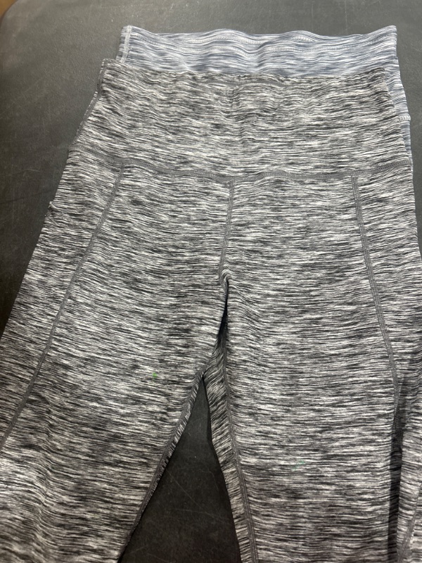 Photo 1 of 2 WOMENS YOGA PANTS
SIZE M