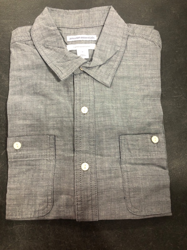 Photo 2 of Amazon Essentials Men's Short-Sleeve Chambray Shirt SIZE M