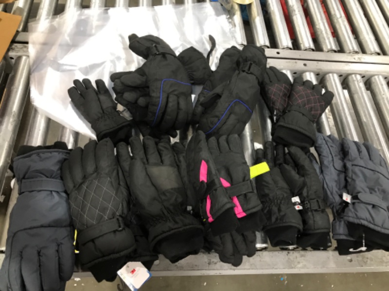 Photo 1 of 11pk of Winter Gloves Mittins