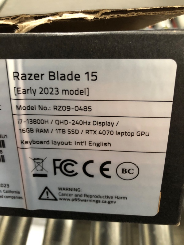 Photo 4 of Razer Blade 15 - 15.6" 240 Hz - Intel Core i7 13th Gen 13800H (2.50GHz) - NVIDIA GeForce RTX 4070 Laptop GPU - 16 GB DDR5 - 1 TB PCIe SSD - Windows 11 Home 64-bit - Gaming Laptop (RZ09-0485ZED3-R3U1 )
