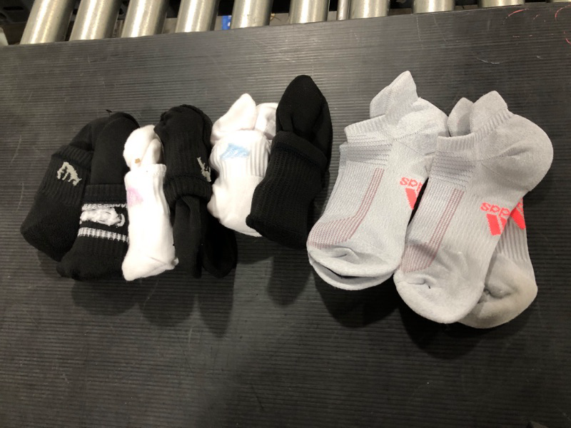 Photo 1 of 6 pack of crew socks 