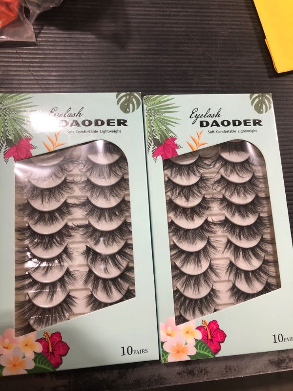 Photo 1 of 2PKS OF WHISKY EYELASHES - 20 PAIRS