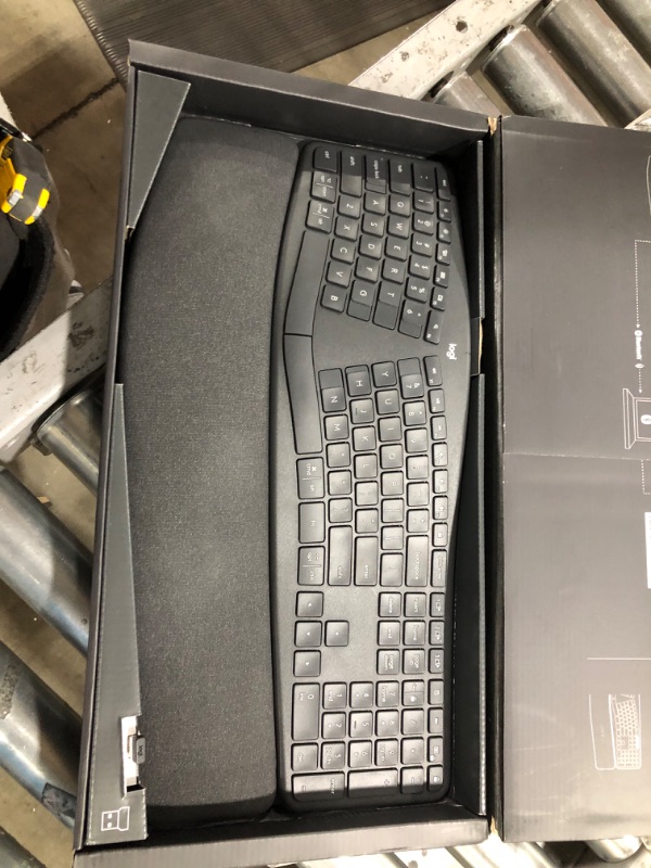 Photo 2 of Logitech Ergo K860 Wireless Ergonomic Keyboard