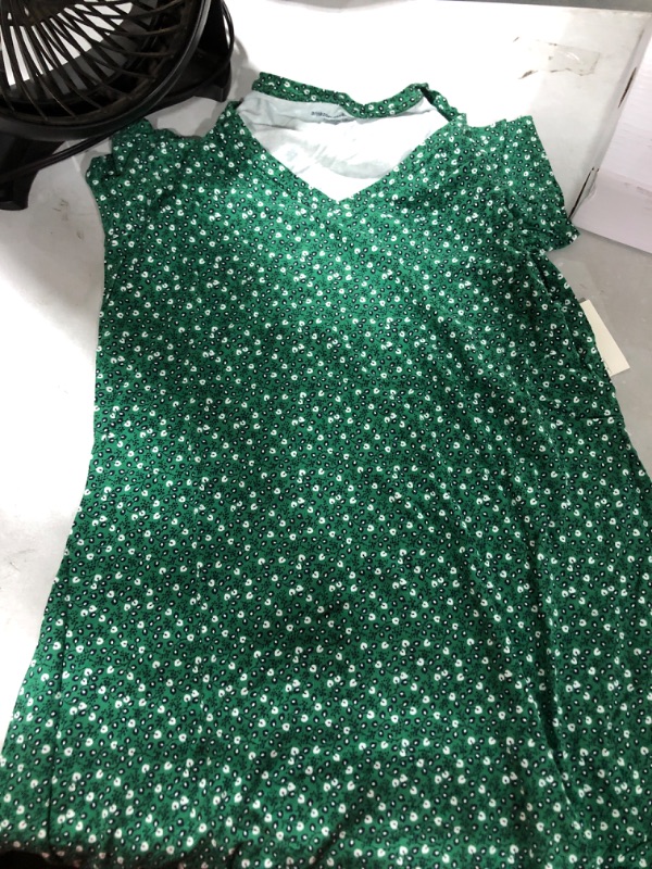 Photo 2 of Amazon Essentials Women's Standard Short-Sleeve V-Neck Swing Dress Rayon Blend Green Leaf Print X-Small