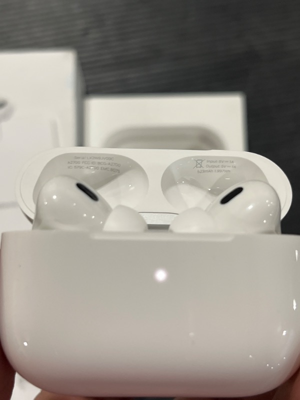 Photo 5 of Apple AirPods Pro (2nd Generation)
