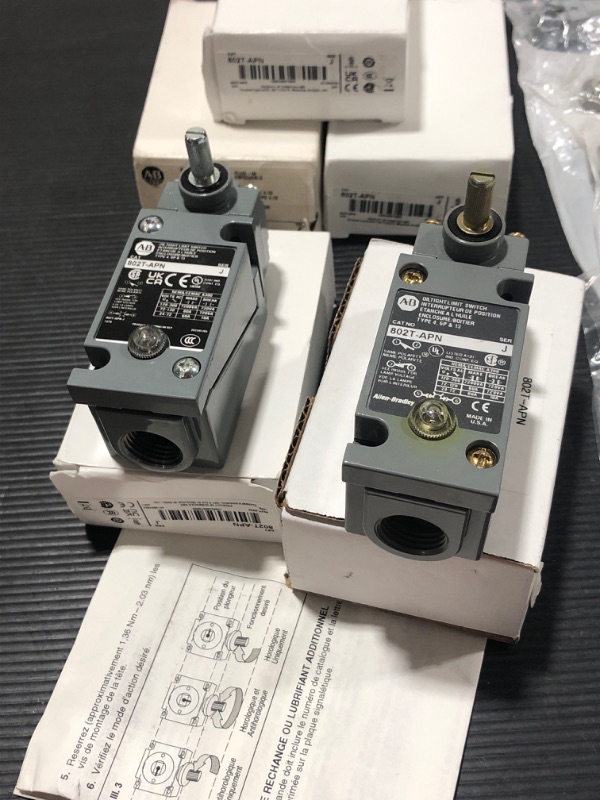 Photo 1 of 802T-AP Limit Switch, NEMA Type 4/13 Oiltight, Plug-in, Lever Type, Spring Return WITH LIGHT INDICATOR  - 5 PIECES //
802T Series Limit Switch for Use with 802T Limit Switch - 18 PIECES  //