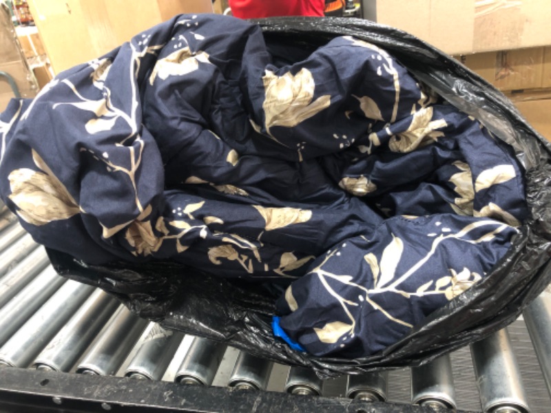 Photo 2 of AIKASY Bed in a Bag King Comforter Set?7 Pieces Floral Comforter Set Bedding Sets with (1 Comforter, 2 Pillow Shams, 1 Flat Sheet, 1 Fitted Sheet, 2 Pillowcases) (Navy, King) Navy King