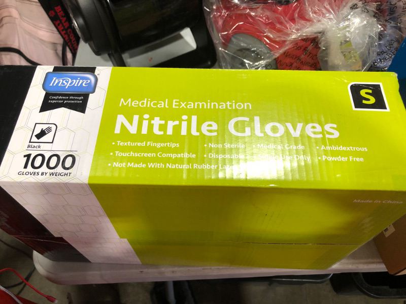 Photo 1 of 1000 black nitrile gloves in size small