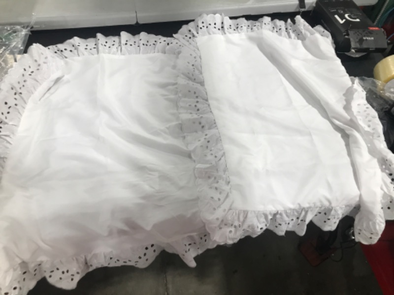 Photo 1 of 2PCS WHITE RUFFLED 