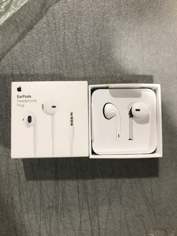 Photo 1 of Earpods with 3.5mm Headphone Plug