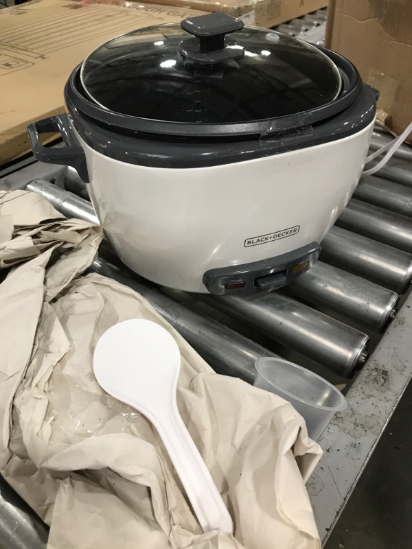 Photo 2 of BLACK+DECKER Rice Cooker 16 Cups Cooked (8 Cups Uncooked) with Steaming Basket, Removable Non-Stick Bowl, White
