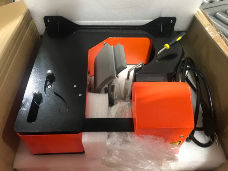 Photo 1 of VEVOR Hat Heat Press, 3-in-1 Auto Cap Heat Press Machine, 6.4x3.5in Clamshell Sublimation Transfer, Automatic Release&Press Knob-Style Digital Control Panel with 3pcs Replaceable Heating Pads 3in1 Automatic Heat Press