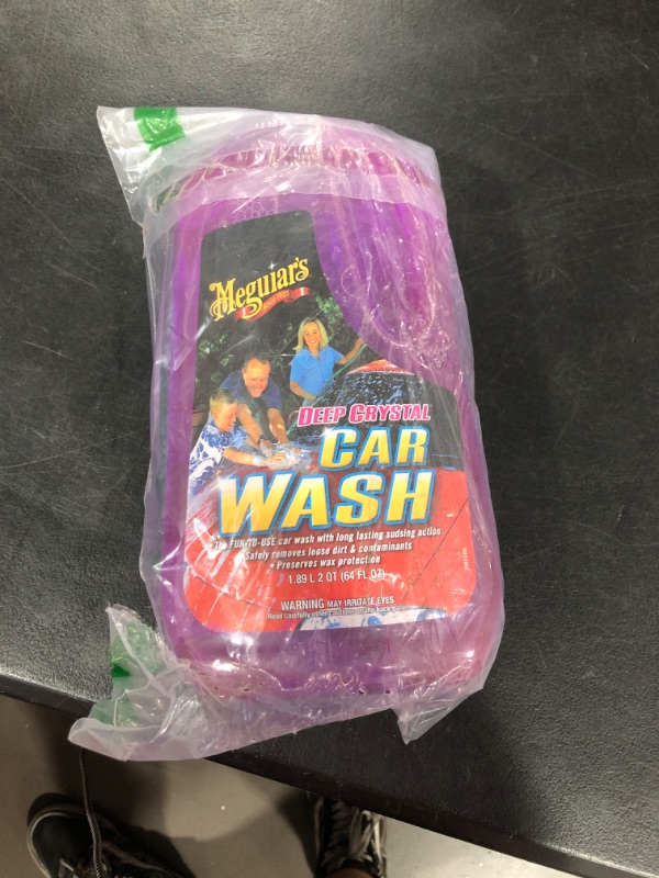 Photo 2 of Meguiar's G10464 Deep Crystal Car Wash - 64 oz.