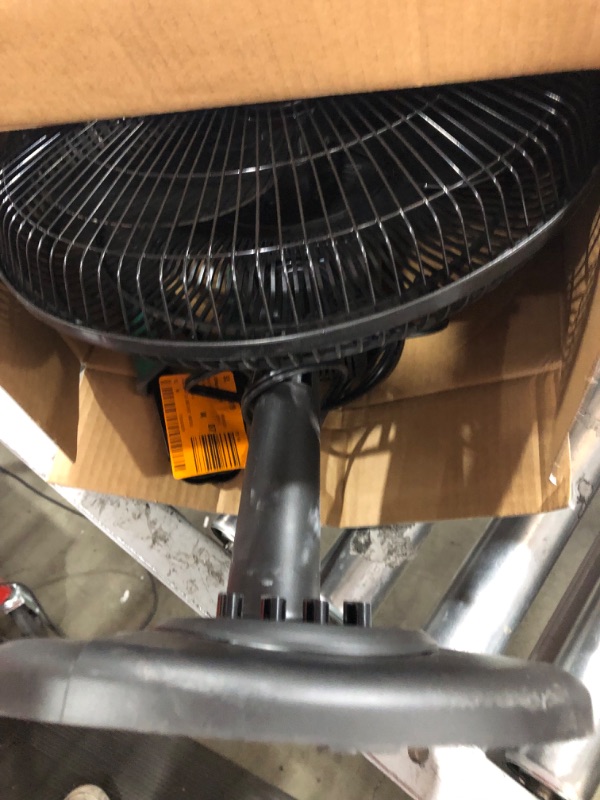 Photo 2 of 12 in. 3 Speed Oscillating Desk Fan

