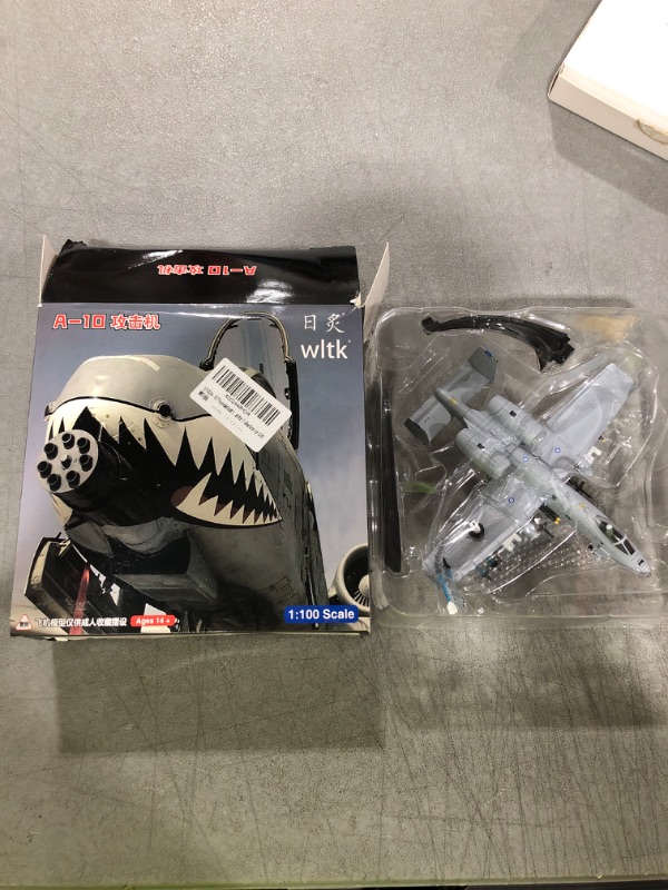 Photo 2 of 1/100 A-10 Thunderbolt II Warthog Attack Plane?Painted Version? Metal Fighter Military Model Diecast Plane Model for Collection or Gift Gray