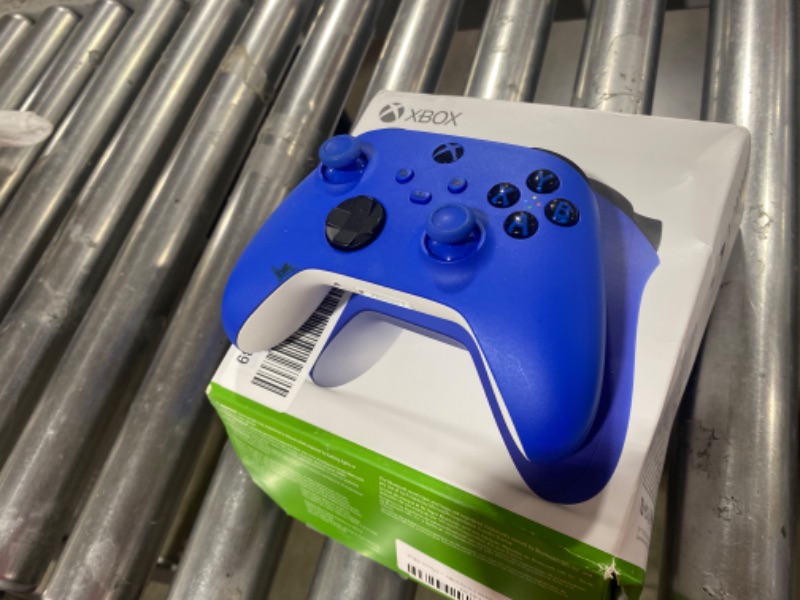 Photo 2 of Xbox Core Wireless Controller – Shock Blue