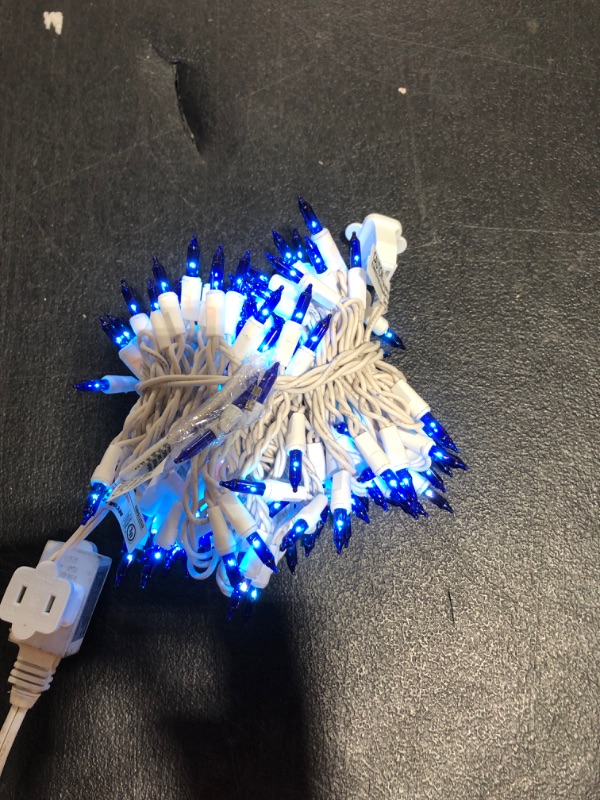 Photo 1 of 150 ICICLES LIGHTS - - WHITE WIRE BLUE LIGHTS 