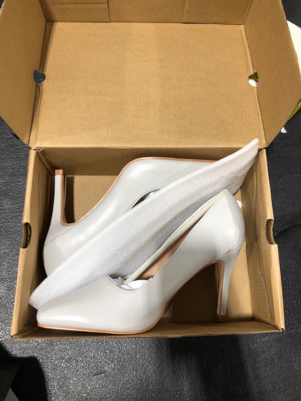 Photo 1 of Generic Gray Heels Size 7